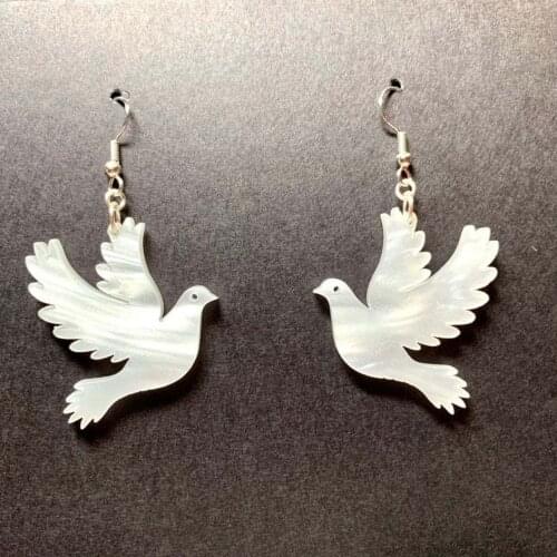 Personality Acrylic Flying Swallow Bird Temperament Wild Personality Fashion Lucky Pigeon Earrings