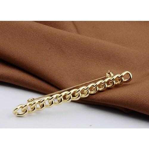 1 PCS Elegant Gold Color Alloy Hollow Chain Shape Brooches Women Men Trendy Alloy All-match Jewelry Clip Scarf Pins