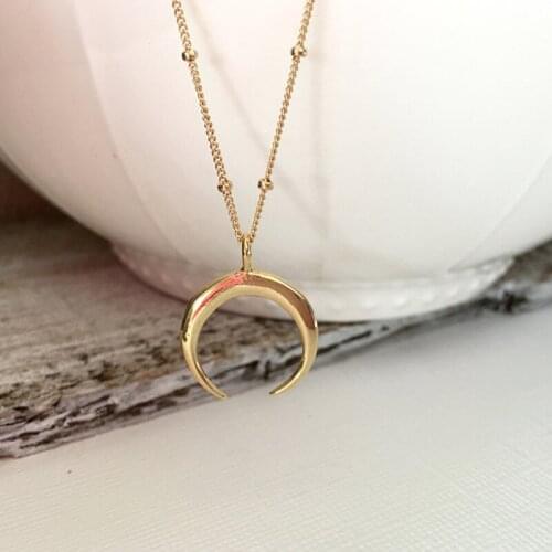 Bohemian Curved Crescent Moon Necklace Women Accessories Ladies Jewelry Girl Gift Fashion Pendant Necklace