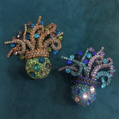 Muylinda Fashion Blue Rhinestone Octopus Brooch Jewelry Crystal Animal Lapel Pin Broach for Women Men Daily Clothes Accessories