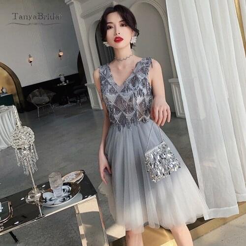 Gray Short Cocktail Dresses 2020 Beadings Tulle V Neck Graduation Dress Party Gown JQ747