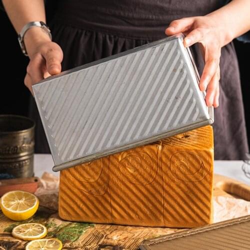 Loaf Pan With Cover Bread Baking Mould Cake Toast Non-Stick Toast Box with Lid Gold Aluminized Steel Bread Mould Bread Mold
