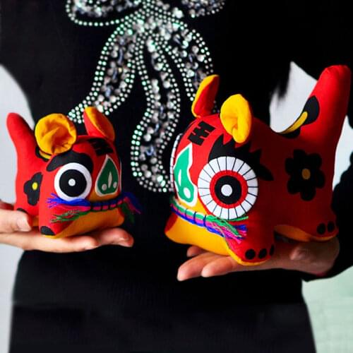 Handmade Cloth Tiger Doll Chinese Style Folk Arts And Crafts Chinese Characteristics Toys Gifts Baby One-Month-Old Centenarian