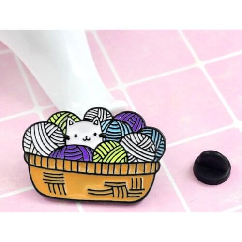 Women Cartoon Wool Cluster Cat Enamel Pin Badge Backpack Lovely Brooch Pins Clothes Girls Gift Backpack Brooch