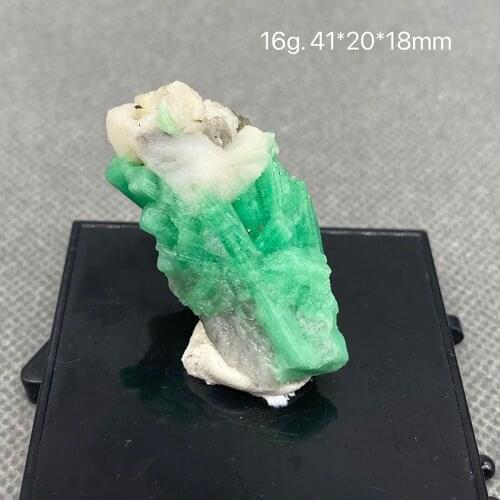 100% Natural green emerald mineral gem-grade crystal specimens stones and crystals quartz crystals