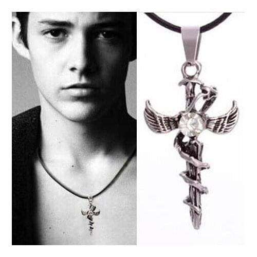 Sweater Chain Small Jewelry Titanium Steel Heart Necklace Stainless Steel Necklaces Mens Cross Snake Shape Pendant Pendant