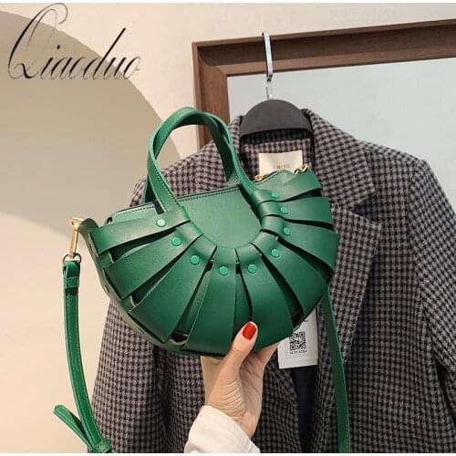 Qiaoduo Fashion Circular PU Leather Hollow Weaving Purses Handbags Luxury Designer Shoulder Crossbody Bags Women Sac Brand Bolso