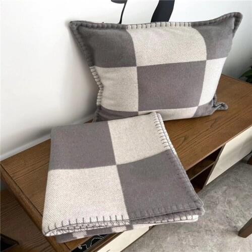 European and American noble luxury thick H blanket shawl scarf air conditioning sofa aircraft blanket