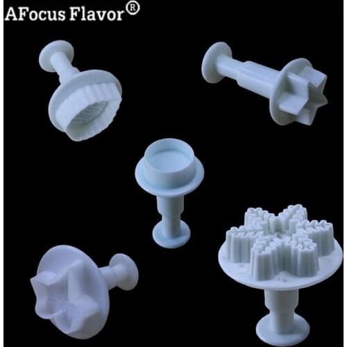 Kitchen Ice Cream Moulds Fondant Leaves Five-pointed Star Round Snowflake Cake Mold Cream Biscuit Cutting Mold 3Pcs / Set