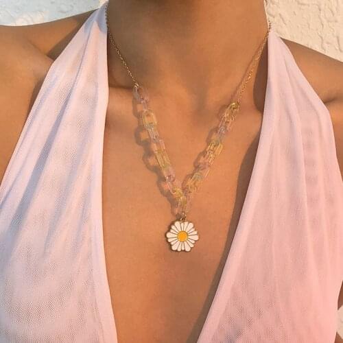 Boho Daisy Flower Pendant Necklace for Women Girls Resin Link Chain Long Necklace Bohemian Summer Beach Collar Female Jewelry