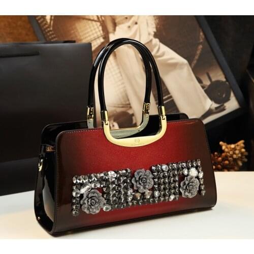 Luxury Fashion Women Handbags 2021 Summer Mother Messenger Bag Patent Leather Female Diamond Wild Shoulder Bag Wedding Tote Bags