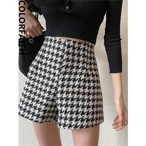 Colorfaith New 2021 Autumn Winter Women Shorts Wide Leg High Waist Fashionable Woolen Tweed Checkered Lady Shorts Trousers P1257
