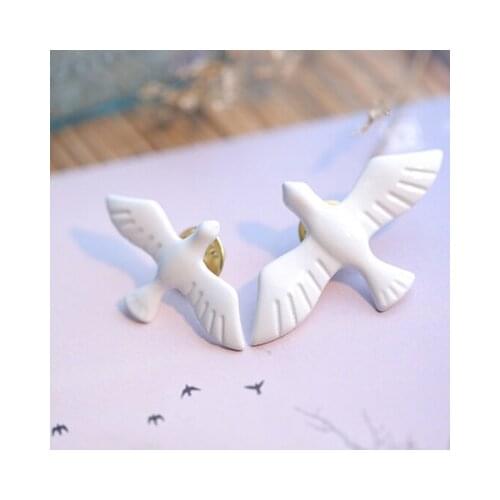 New fashion Vintage metal white peace dove broochFor Men Women Accessories jewelry wholesale