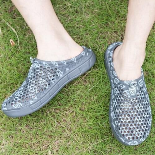 Original Classic Clogs Garden Flip Flops Water Shoes Men Summer Beach Aqua Slipper Outdoor Swimming Sandals Metallic Shoes