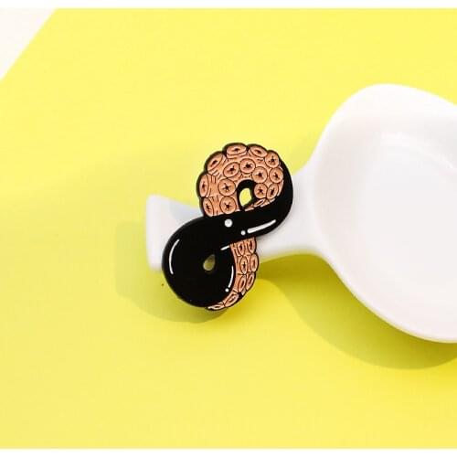 Number 8 black octopus tail metal pin funny animal glowing black fun fashion jewelry collar punk lapel brooch gift for friends