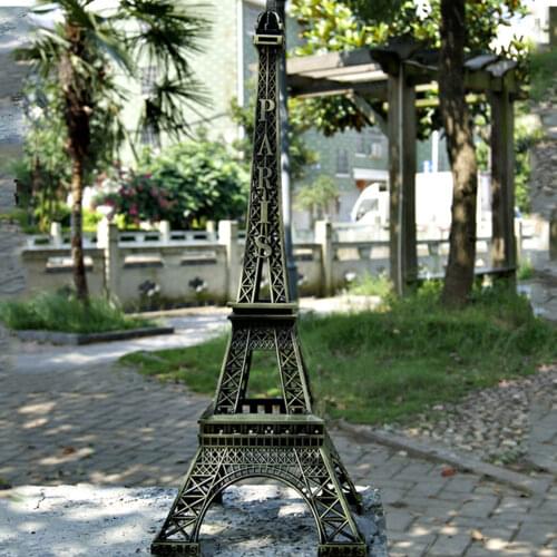 Eiffel Tower Metal Decoration Ornaments Retro Bronze Tone Statues Model Office Bedroom Desktop Car Home Decoration Accessories