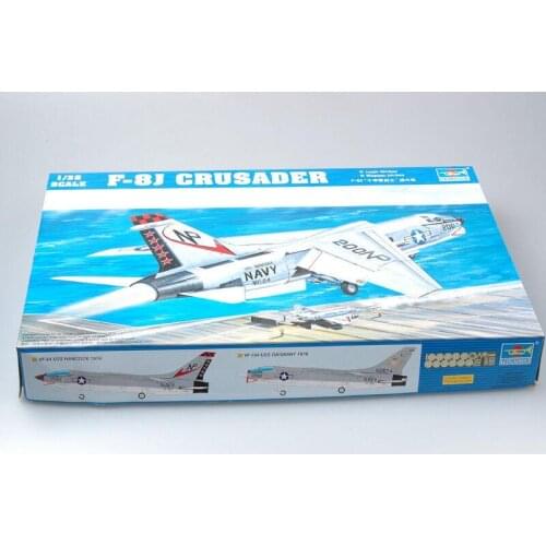 Trumpeter 1/32 02273 F-8J Crusader