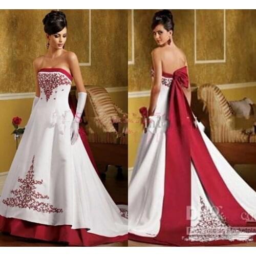 White Red Embroidery Wedding Dresses 2021 Vintage Strapless Lace-up Corset Gothic Sweep Train Country Garden Bridal Gowns robe