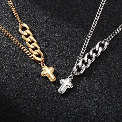 HAOYI 2021 Trend Stainless Steel Metal Customize Laser Round Nameplate Pendant Chain Necklace Neutral Mature Style