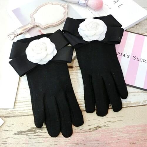 Su Sux Women's Gloves And Mittens