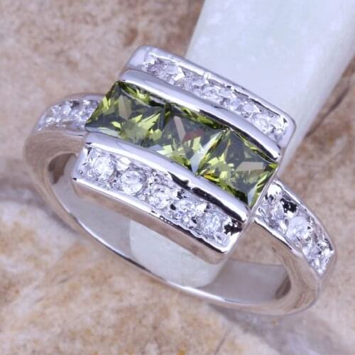 Fascinating White CZ Green Peridot Silver Plated Womens Jewelry Ring Size 6 / 7 / 8 / 9 R0751