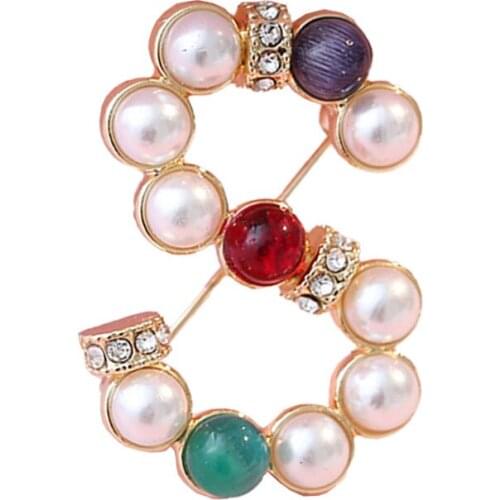 Pearl English Letter Brooch Rhinestone Crystal Lapel Pins and Brooches Scarf Buckle Luxulry Jewelry Gifts for Women Accessories