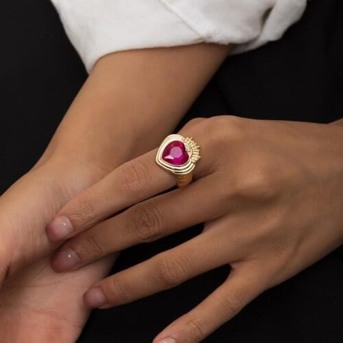 Romantic Rose Red Heart Charm Rings for Women Girls Sweet Gold Color Metal Alloy Glass Love Wide Chunky Ring Vintage Accessories