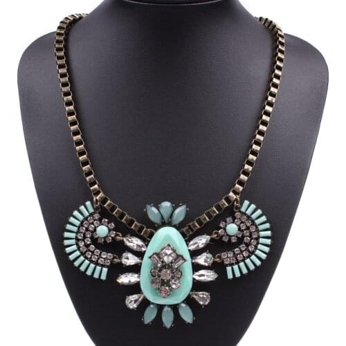 2021 New Fashion Vintage Gold Color Chain Bib Statement Necklace Women Big Pendant Flower Jewelry