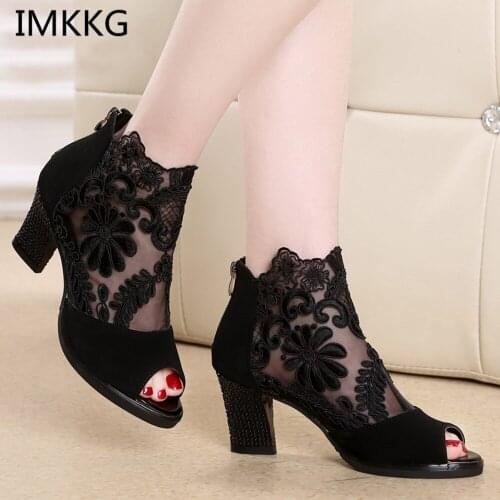 2019 sexy prom wedding shoes Sandals with coarse heels spring and summer new European American waterproof mesh gauze shoesA00086