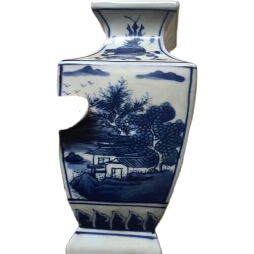 Collection of ancient porcelain vases in Qing Dynasty