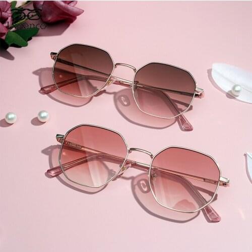 Fashion Sunglasses for Women Gradient UV400 Lens Gold Metal Frame Retro Female Eyeglasses Driving Travel Beach Outdoor Glasses