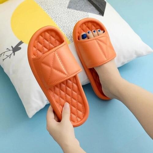 2021 New Style Sandals & Slippers Women Indoor Non-Slip Thick Bottom Home Couple Bathroom Slippers Women Slippers