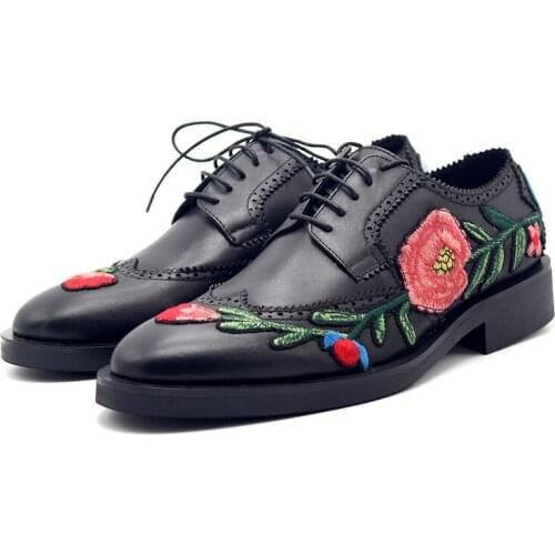 Fashion Black embroider Wedding shoes Genuine Leather Mens shoes High Quality Pointed toe Flower Dress shoes for men