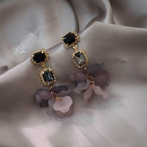 2019 Fashion Korean Geometric Crystal Acrylic Petals Pendant Earrings Elegant for Women Personality Earrings Jewelry