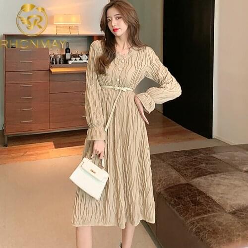 2021 French New style spring Womens dress Medium length style V-Neck Frenulum Slim Dress Grace Fold aesthetic design