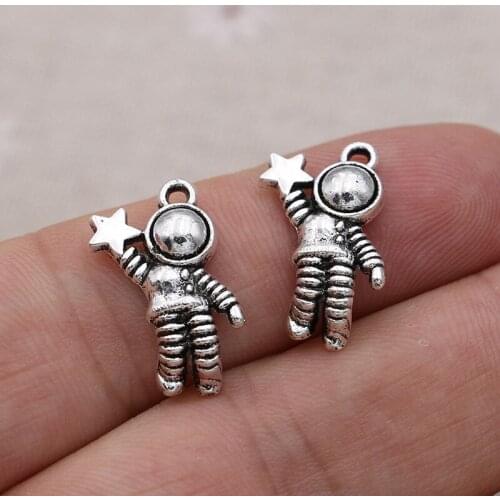 30pcs Antique Silver Plated Astronaut Charms Pendant for Jewelry Making Bracelet Earrings Necklace DIY Craft Accessories 20x12mm