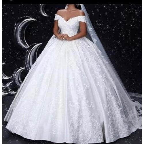 African Style Wedding Dresses Floor Length Women Dress Lace Appliqued Ladies Dress Bridal Ball Gown Wedding Dress Custom Made