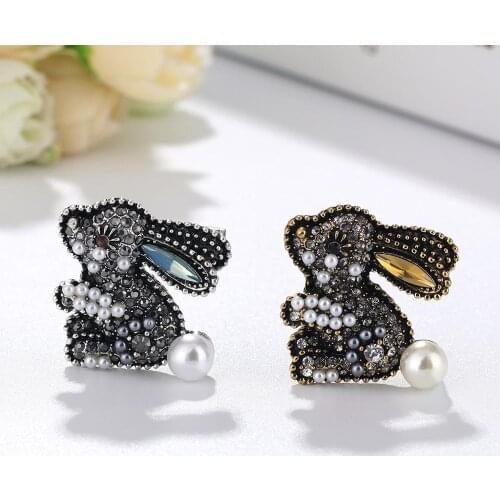 Vintage Rabbit Animal Brooches Pin Accessories Fashion Sweater Clothes Pins Scarf Clip Designs For Women Bejeweled Gift AD106