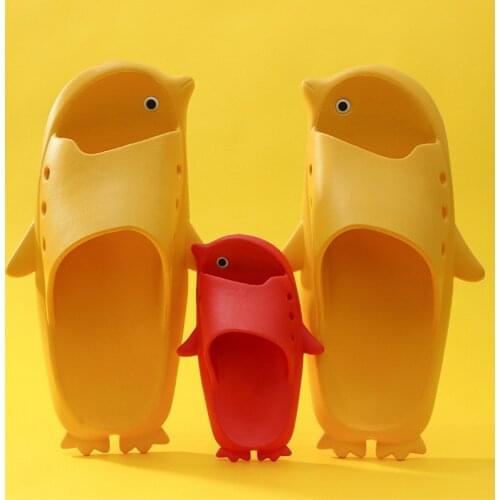 INS Fashion Slides Women Slippers Beach Slide Sandals Soft Flip Flops Cartoon Non-slip Cartoon Penguin Woman Men Shoes Mules