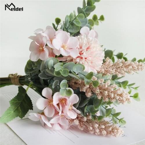Mixed Silk Lucky Ball Chinese Carbapple Bride Holding Flowers Artificial Pompon Green Eucylaptus Wedding Bridal Bouquet Flowers