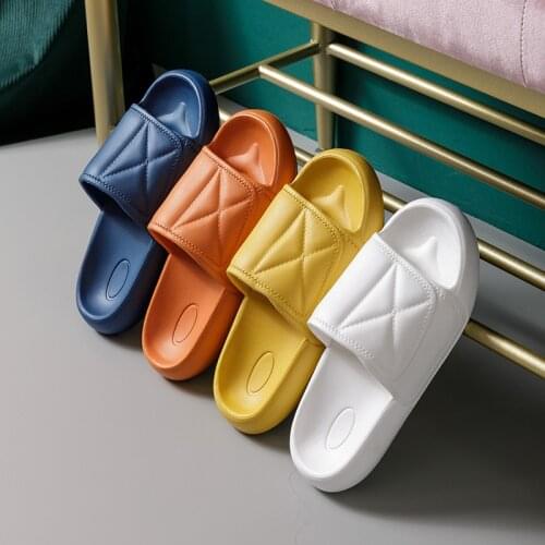 New Comfortable Thick Sole Shower Slippers Soft Couples Slippers House Slippers Men Women Anti-slip Massage Slipper