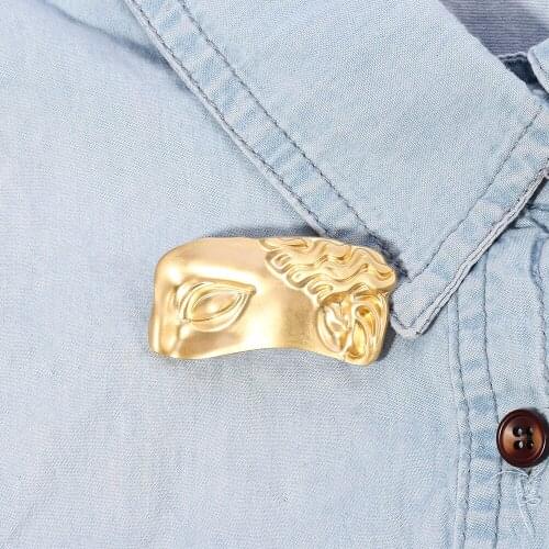 Vintage Palace Hollow Geometry Stereoscopic Rectangle Egyptian Portrait Gold Metal Brooch for Woman Man Girls Party