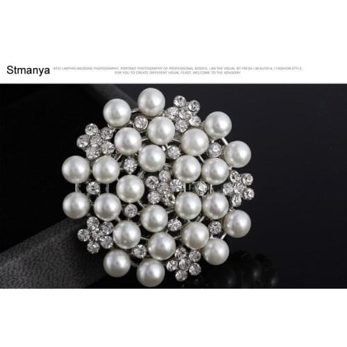 New Imitation Cream Pearl Flower Brooch Pins Rhinestone Wedding Brooches For Women Gold Color Brooch Jewelry For Gift H1212