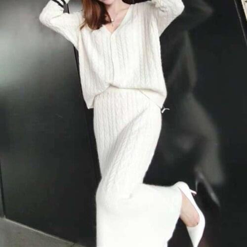 2021 autumn and winter fashion new cashmere knit suit womens long-sleeved V-neck sweater cardigan bag hip skirt two-piece suit