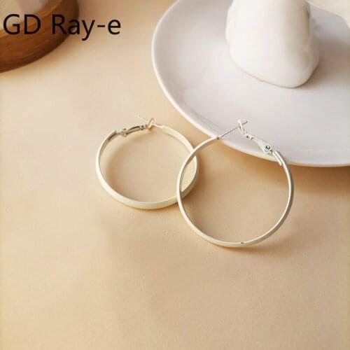 New Fashion Clean Simple Exaggerated Cream White Hoop Earrings Basic Jewelry 2567