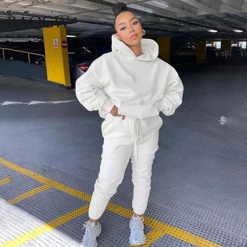Winter Two Piece Women Sets Oversized Pullover Sweatshirt and Sweatpants Sets Female Sportswear Jogging Femme Sweat Suits Women