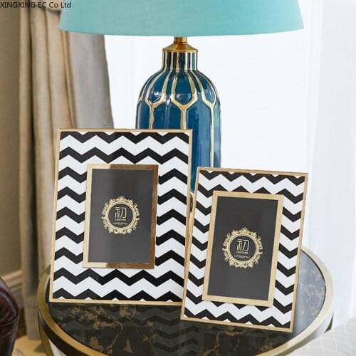 Modern Simple Photo Frame Creative 6-inch Picture Frame Ornaments Handicraft European Black and White Striped Decorations