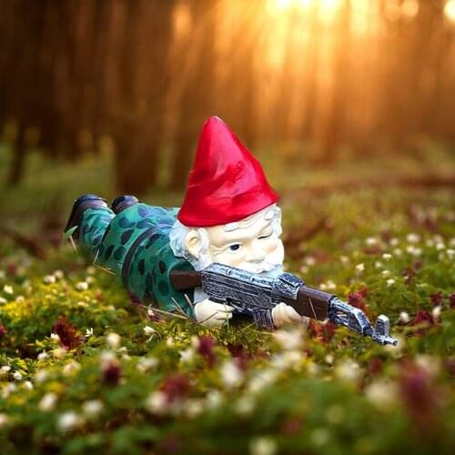 Funny Gnome Army Garden Statue Resin Hunting Gnome Figurine Dwarf with a Gun Sculpture Ornaments for Outdoor Lawn Yard Decor