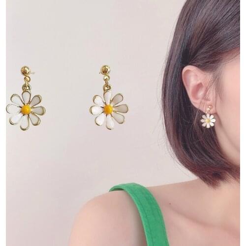 Cute Korean Fashion Daisy Earrings For Women Teens Girls Sweet Dangle Earrings Ear Clips Studs Party Jewelry Summer Wearing