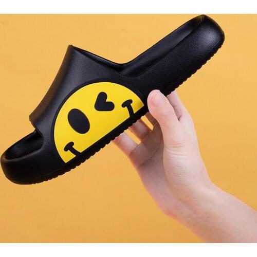 Summer Men Slippers Smiley Indoor Home Slides Loafers Men and Women Outdoor Garden Shoes Clogs Beach Slippers Mules Flip-Flops